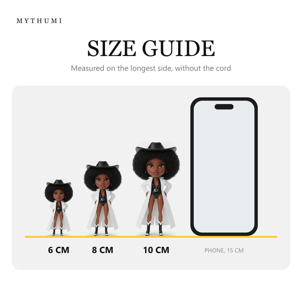 Illustration: size guide showing the desert duster fashion doll keychain at 6, 8 and 10 cm next to a phone